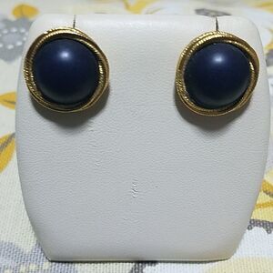 Vintage Black & Gold Earrings